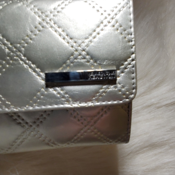 Kenneth Cole clutch/wallet - Picture 2 of 5